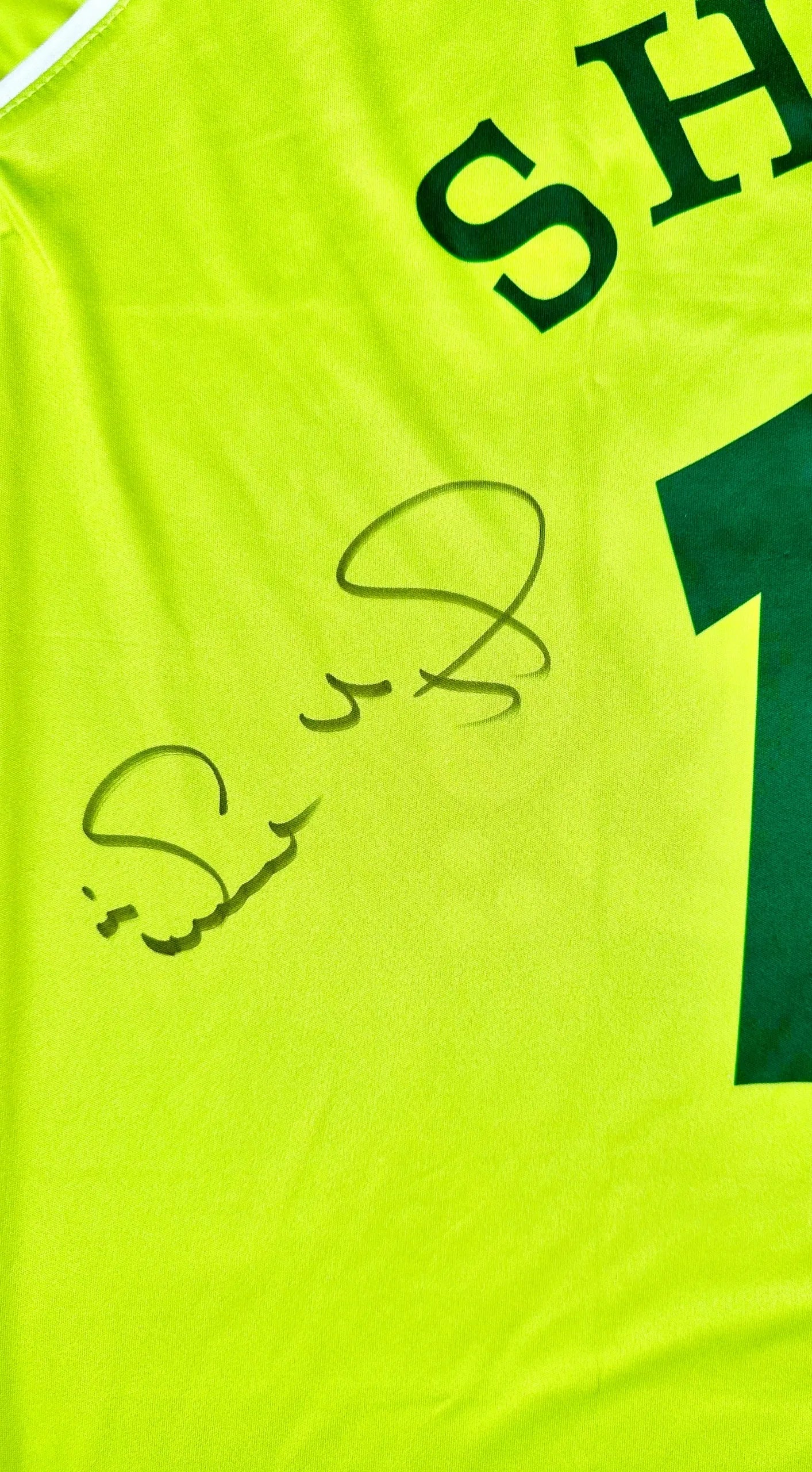 Shoaib Akhtar autographed 1999 World Cup jersey