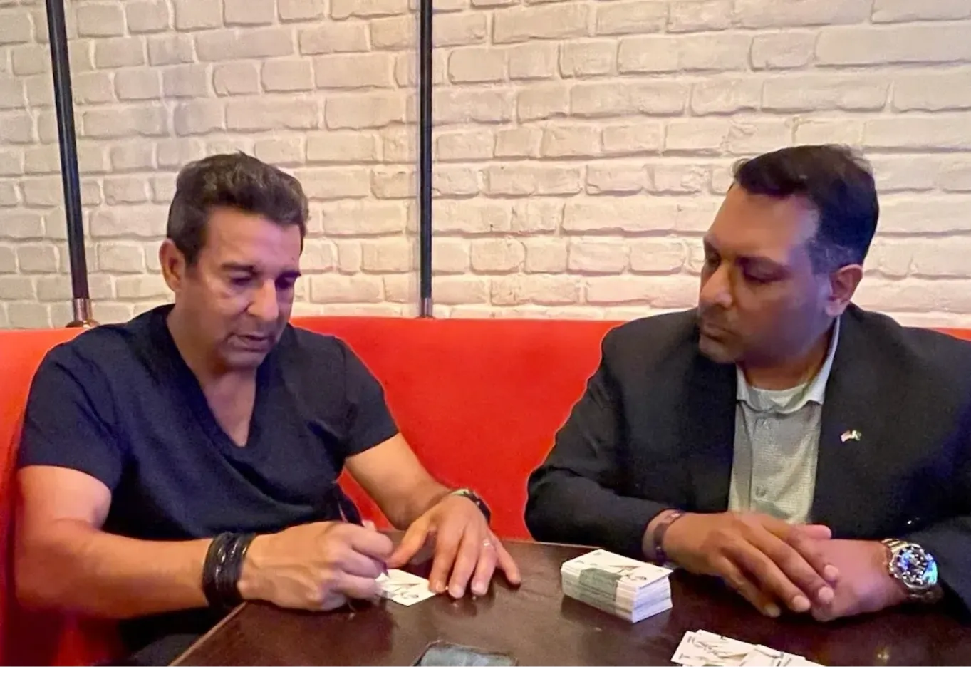 Legends of Cricket - Pakistan (HOBBY / GUARANTEED AUTO)